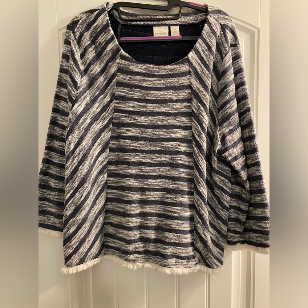 Chicos top size 2 in blue and white stripes, sleeves are 3/4 in length